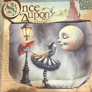 NEW kissing the moon Zipper Makeup bag